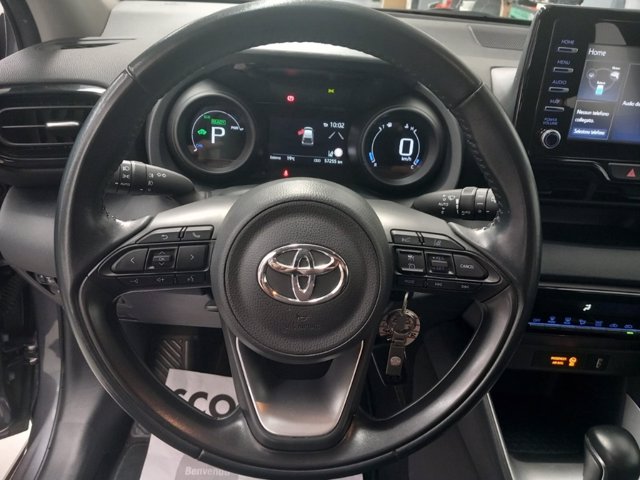 TOYOTA Yaris 1.5h trend