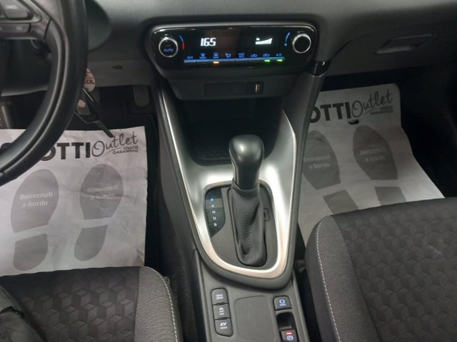 TOYOTA Yaris 1.5h trend