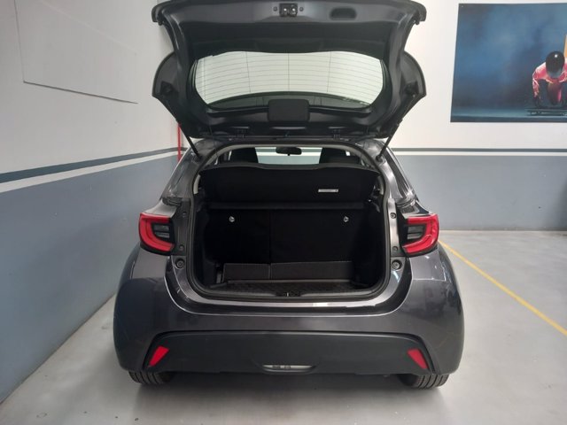 TOYOTA Yaris 1.5h trend