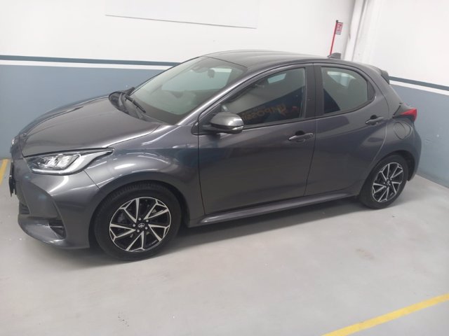 TOYOTA Yaris 1.5h trend