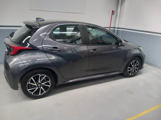 TOYOTA Yaris 1.5h trend