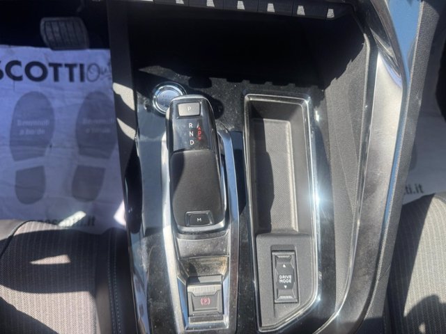 PEUGEOT 5008 BlueHDi 130 S&S EAT8 Allure