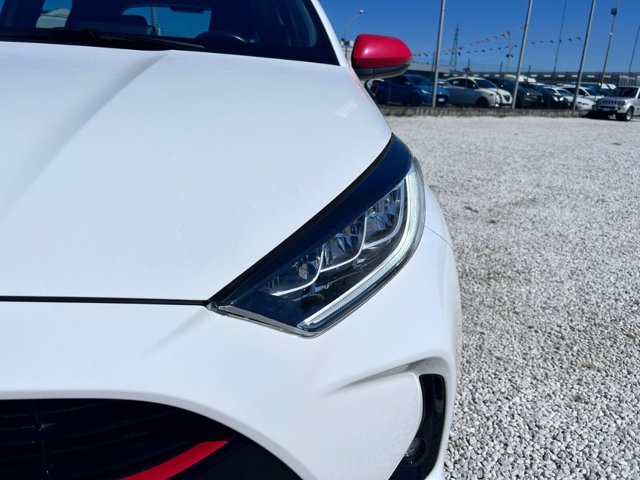 TOYOTA Yaris 1.5h trend