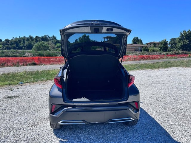 TOYOTA C-hr 2.0h style e-cvt