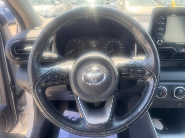 TOYOTA Yaris 1.0 active