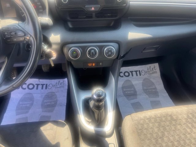 TOYOTA Yaris 1.0 active