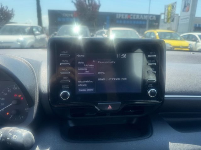 TOYOTA Yaris 1.0 active