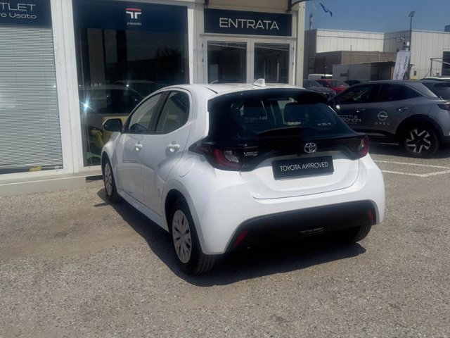 TOYOTA Yaris 1.0 active