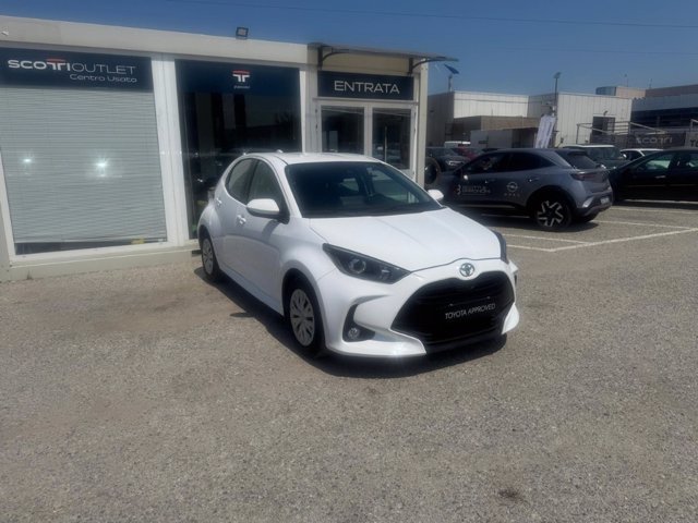 TOYOTA Yaris 1.0 active