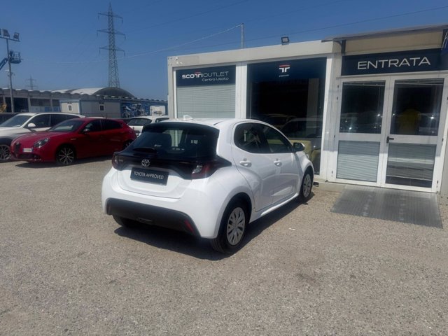 TOYOTA Yaris 1.0 active