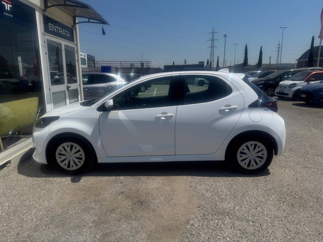 TOYOTA Yaris 1.0 active