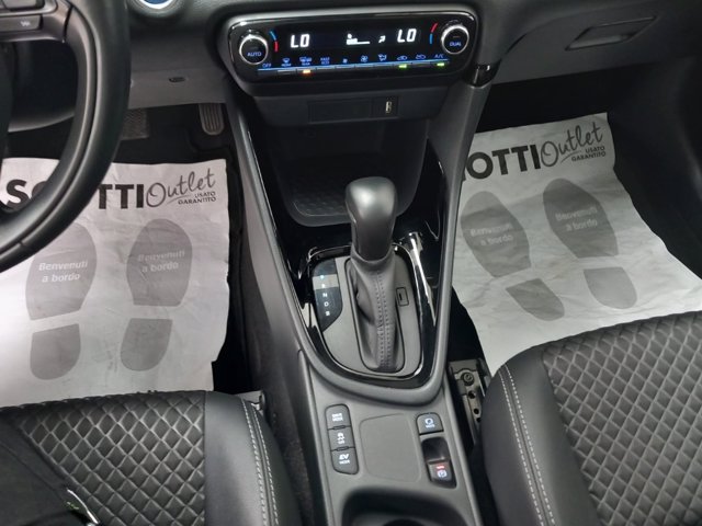 TOYOTA Yaris 1.5 Hybrid 5 porte Lounge