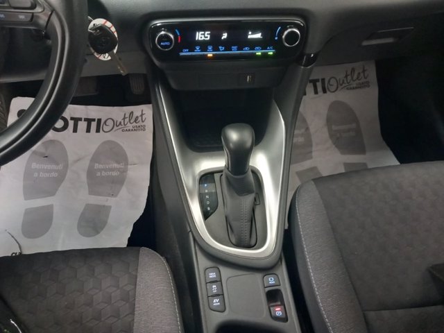 TOYOTA Yaris 1.5h trend