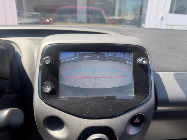 TOYOTA Aygo 5p 1.0 x-play m-mt 72cv