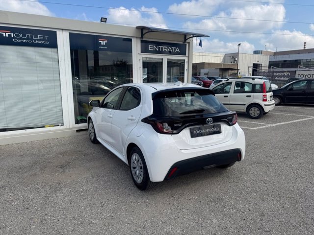 TOYOTA Yaris 1.5h active