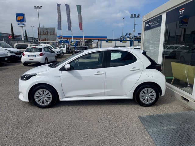TOYOTA Yaris 1.5h active