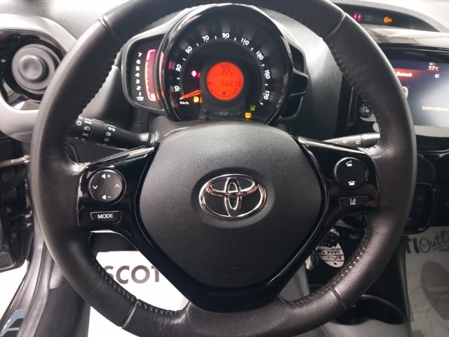 TOYOTA Aygo 5p 1.0 x-play 72cv