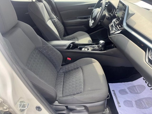 TOYOTA C-HR 1.8 Hybrid E-CVT Trend