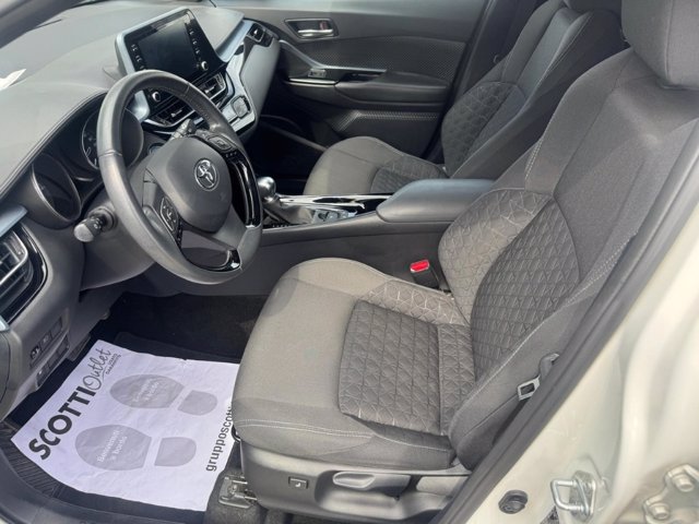 TOYOTA C-HR 1.8 Hybrid E-CVT Trend