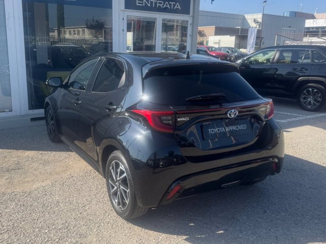 TOYOTA Yaris 1.5h lounge