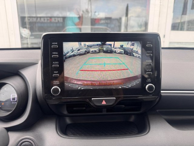 TOYOTA Yaris 1.0 dynamic