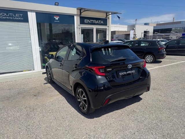TOYOTA Yaris 1.5h trend