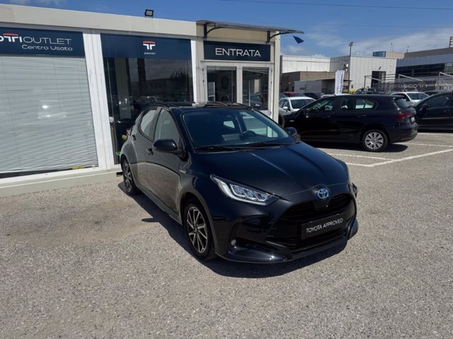 TOYOTA Yaris 1.5h trend