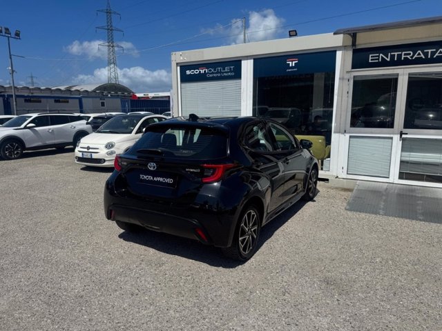 TOYOTA Yaris 1.5h trend