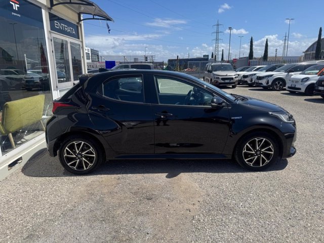 TOYOTA Yaris 1.5h trend