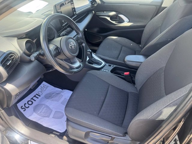 TOYOTA Yaris 1.5h trend