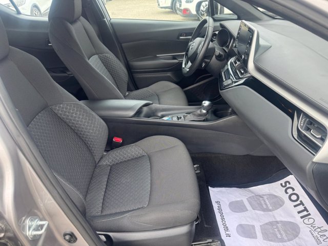 TOYOTA C-hr 1.8h business e-cvt