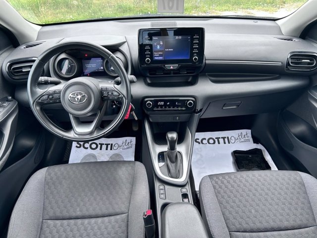 TOYOTA Yaris 1.5h trend