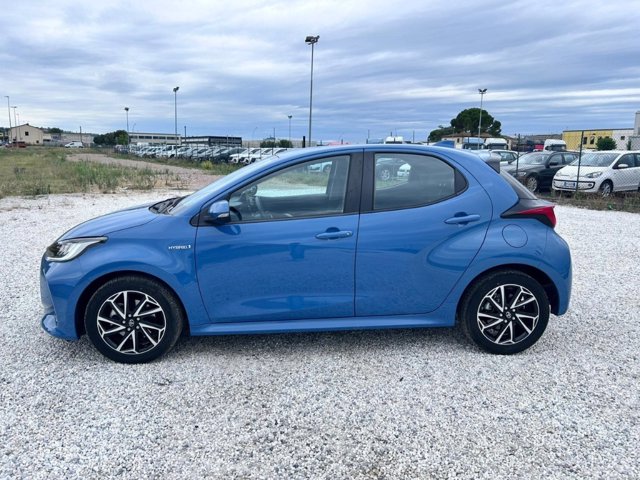TOYOTA Yaris 1.5h trend