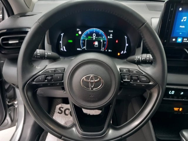 TOYOTA Yaris 1.5h trend