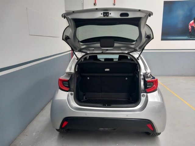 TOYOTA Yaris 1.5h trend
