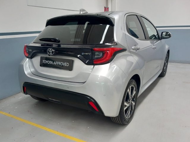 TOYOTA Yaris 1.5h trend