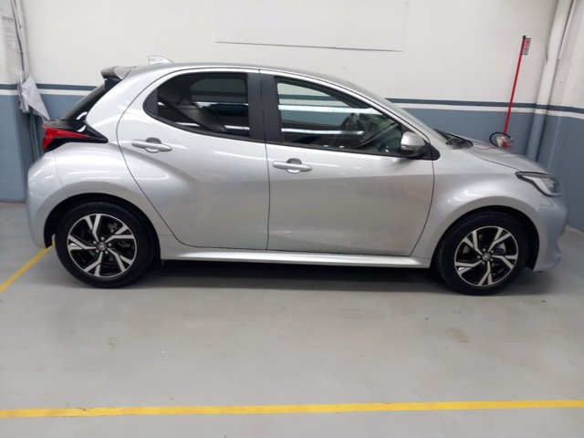 TOYOTA Yaris 1.5h trend