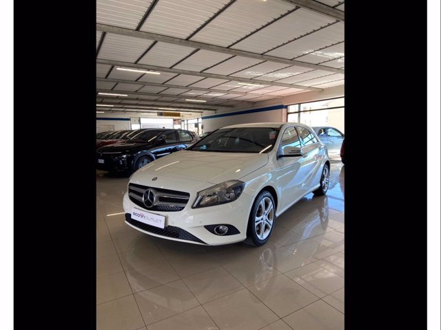 MERCEDES A 180 sport e6