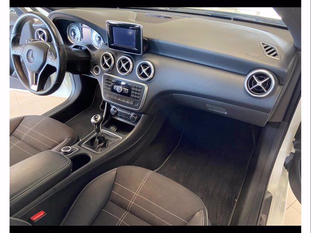 MERCEDES A 180 sport e6