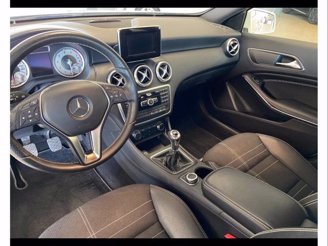 MERCEDES A 180 sport e6