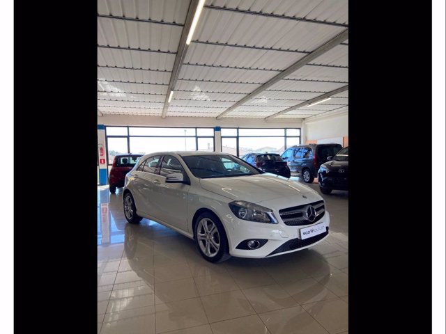 MERCEDES A 180 sport e6