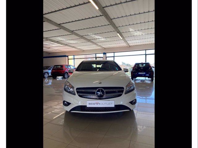 MERCEDES A 180 sport e6