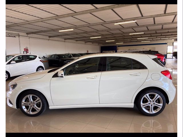 MERCEDES A 180 sport e6