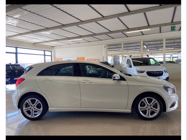 MERCEDES A 180 sport e6