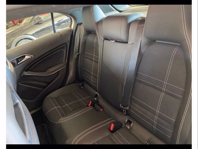 MERCEDES A 180 sport e6