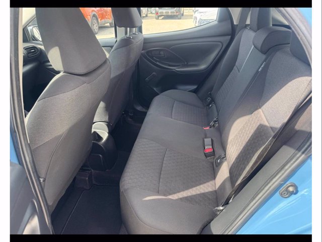 TOYOTA Yaris 1.0 active
