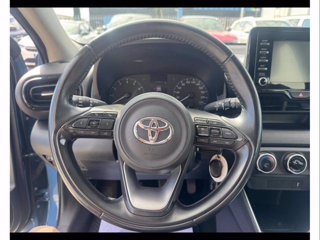 TOYOTA Yaris 1.0 active