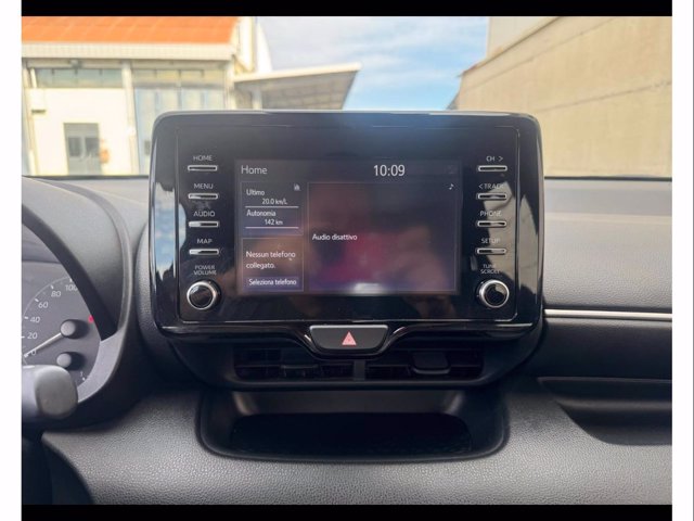 TOYOTA Yaris 1.0 active