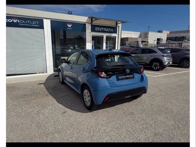 TOYOTA Yaris 1.0 active