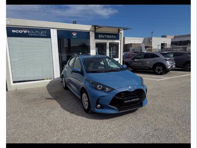 TOYOTA Yaris 1.0 active